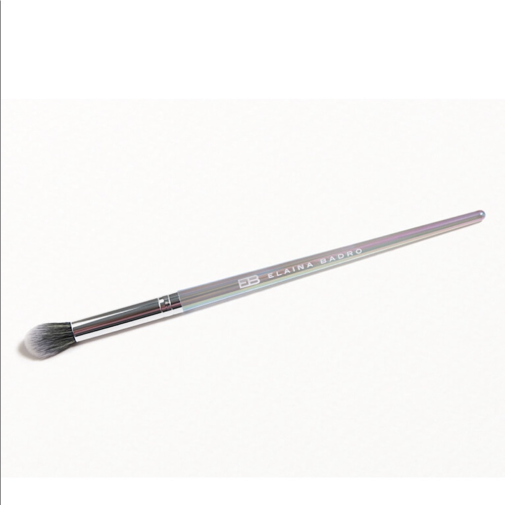 [NEW] Elaina Badro Electroplated Blending Brush